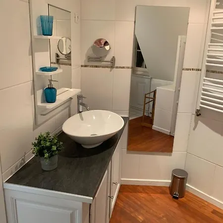 Historical Town Center Spacious Flat Apartment